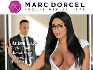 Секретарши в очках (2014)